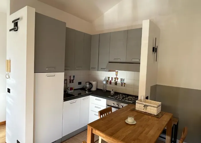 アパート La La アヴェッツァーノ